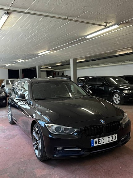 BMW 320d 4 of 5