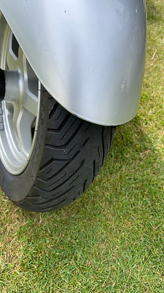 Suzuki AN400 Burgman 5 of 10
