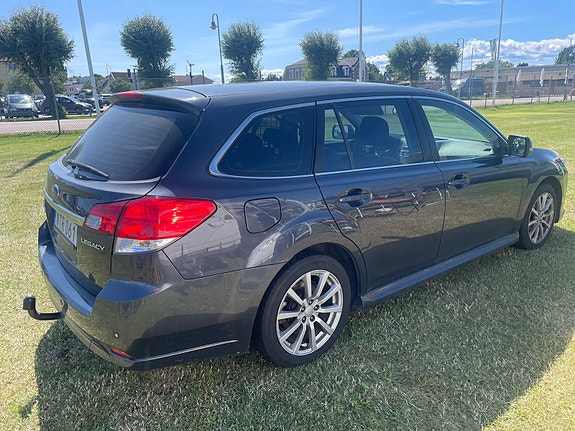 Subaru Legacy 3 of 3