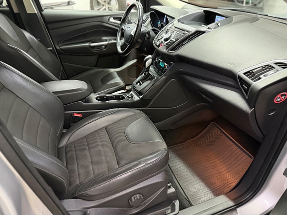 Ford Kuga 13 of 17