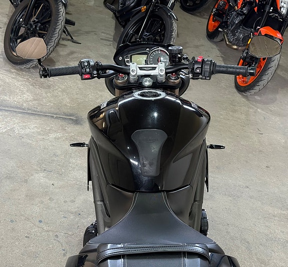 Triumph Speed triple S 140hk 0kr insats 8 of 11