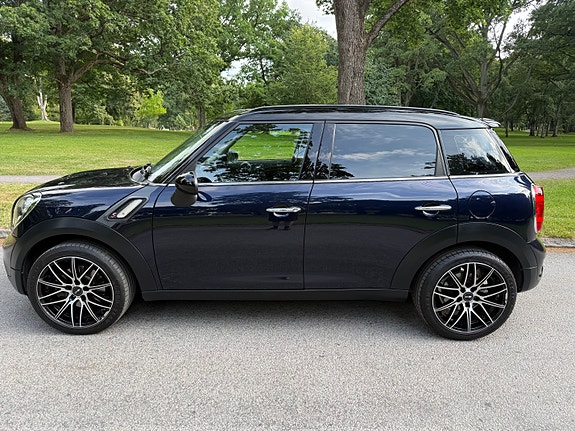 MINI Countryman Cooper S 2 of 5