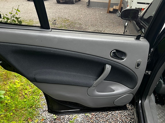 Saab 9-5 27 of 30