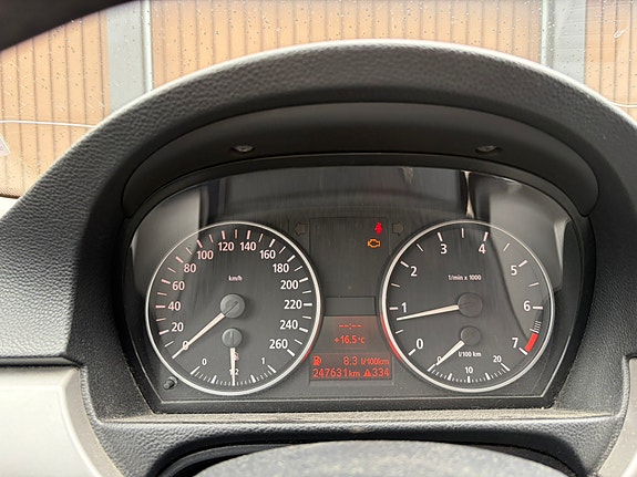 BMW 318i 10 of 15