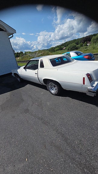 Pontiac Grand Prix 2 of 8