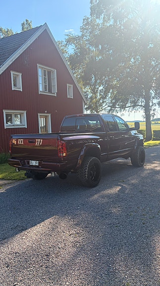 Dodge RAM 3500 5 of 5