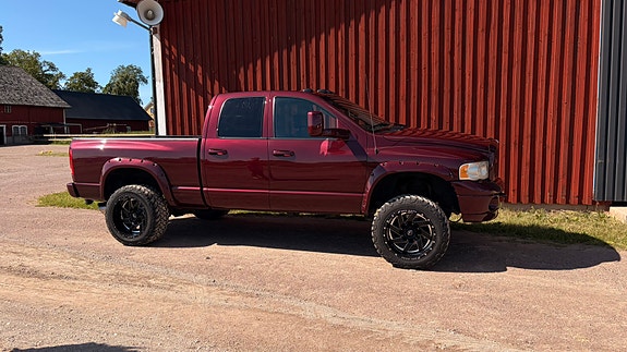 Dodge RAM 3500 4 of 5