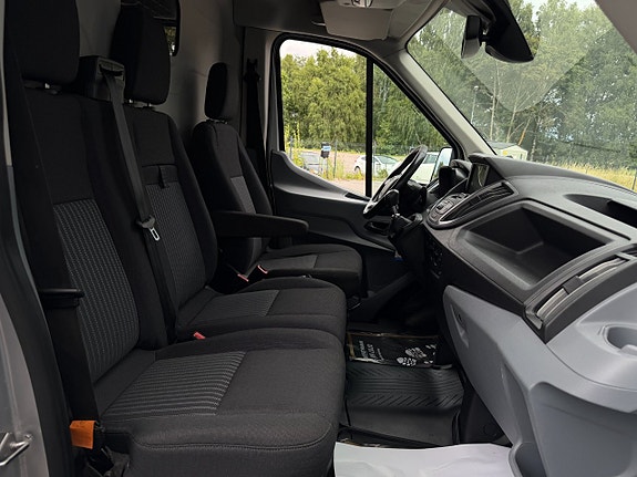Ford Transit 13 of 15