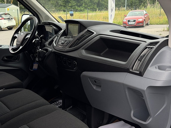 Ford Transit 12 of 15