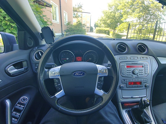 Ford Mondeo 14 of 20