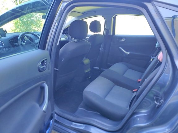 Ford Mondeo 19 of 20