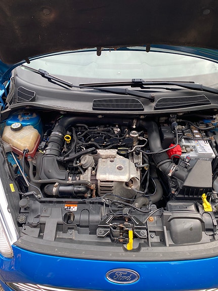 Ford Fiesta 4 of 5