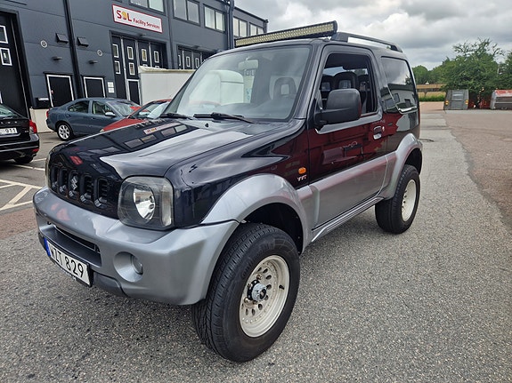 Suzuki Jimny 2 of 5