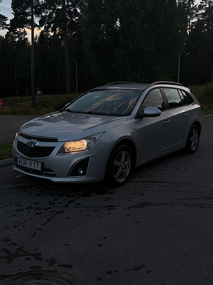 Chevrolet Cruze 4 of 6