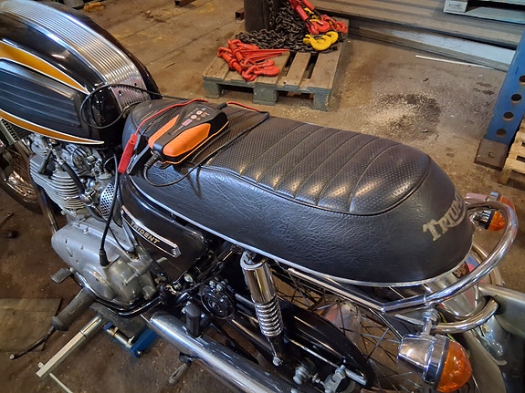 Triumph T150 trident 2 of 5