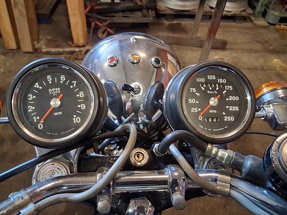 Triumph T150 trident 4 of 5