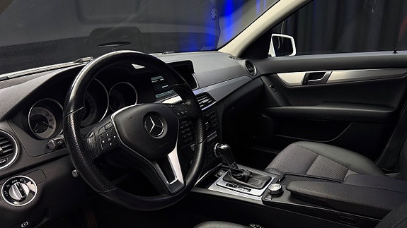 Mercedes-Benz C220 15 of 30