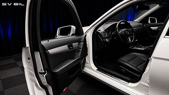 Mercedes-Benz C220 12 of 30