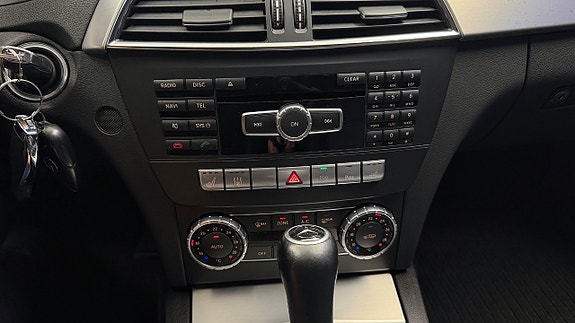Mercedes-Benz C220 26 of 30
