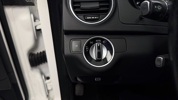 Mercedes-Benz C220 21 of 30