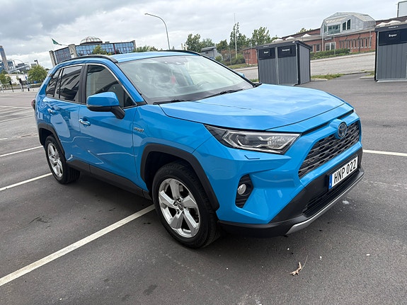 Toyota RAV4 5 of 11