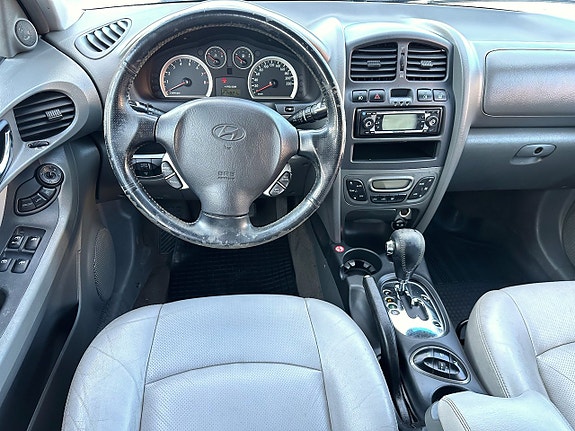 Hyundai Santa Fe 10 of 12