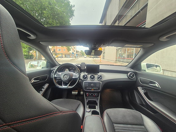 Mercedes-Benz CLA200 3 of 11