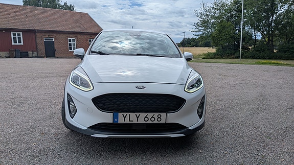 Ford Fiesta 2 of 11