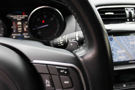 Jaguar XE 5 of 5