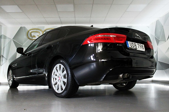 Jaguar XE 7 of 20