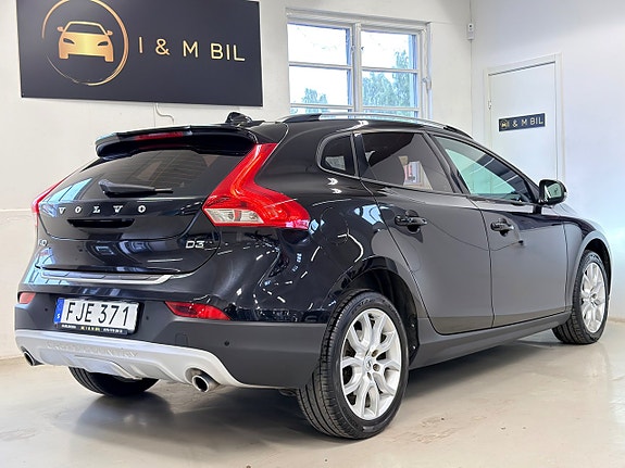 Volvo V40 Cross Country 4 of 5