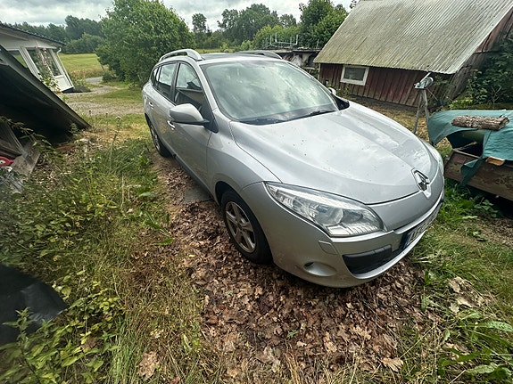 Renault Megane III 3 of 9