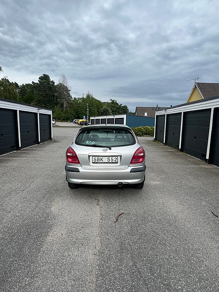 Nissan Almera 3 of 5