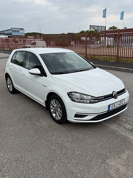 Volkswagen Golf VII 3 of 5