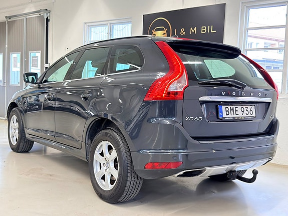 Volvo XC60 3 of 5