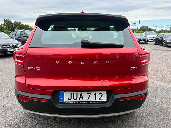 Volvo XC40 3 of 5
