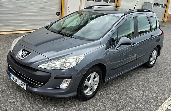 Peugeot 308 SW 8 of 17