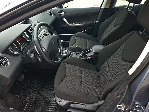 Peugeot 308 SW 10 of 17