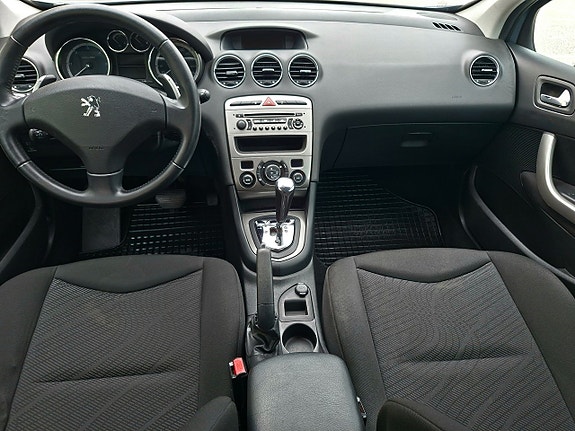 Peugeot 308 SW 9 of 17