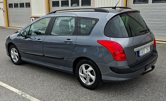 Peugeot 308 SW 2 of 17