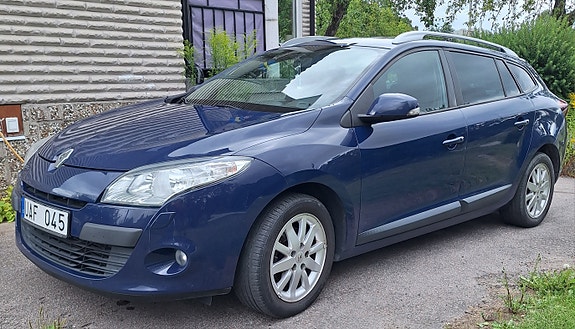 Renault Megane III 2 of 8