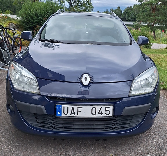 Renault Megane III 3 of 8