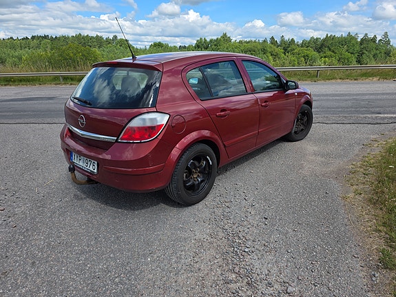 Opel Astra 2 of 5