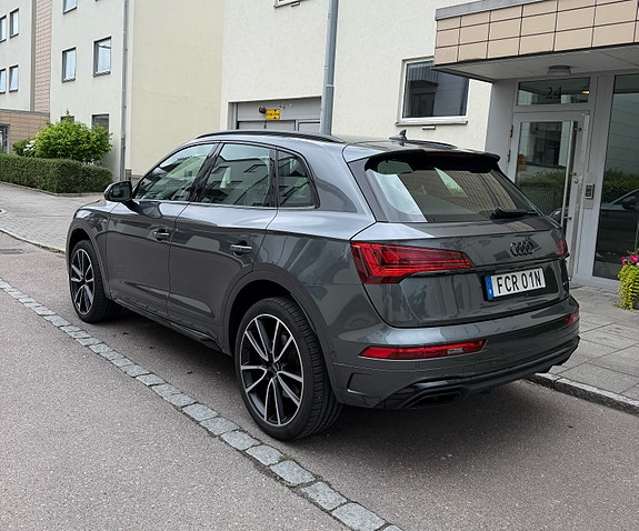 Audi Q5 2 of 13