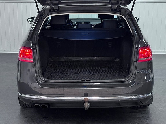 Volkswagen Passat 10 of 26