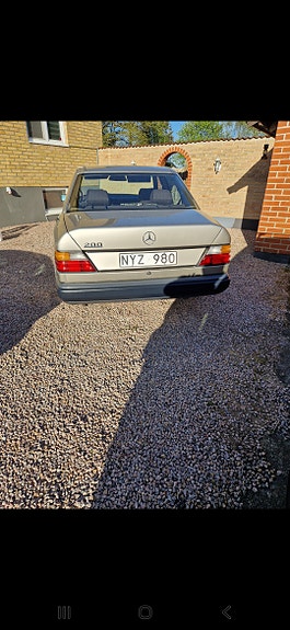 Mercedes-Benz 200 14 of 21