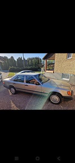 Mercedes-Benz 200 15 of 21