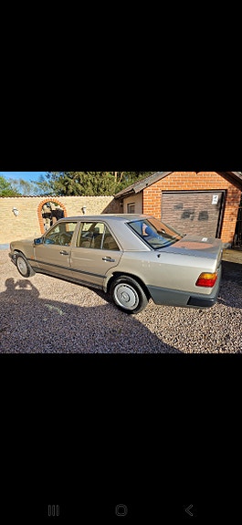 Mercedes-Benz 200 13 of 21
