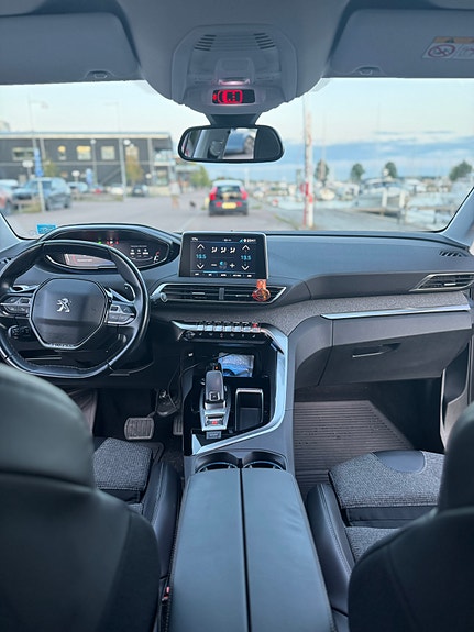 Peugeot 3008 6 of 9
