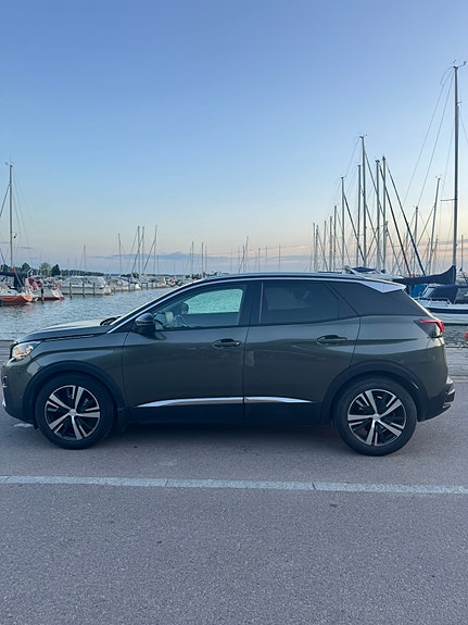 Peugeot 3008 3 of 5